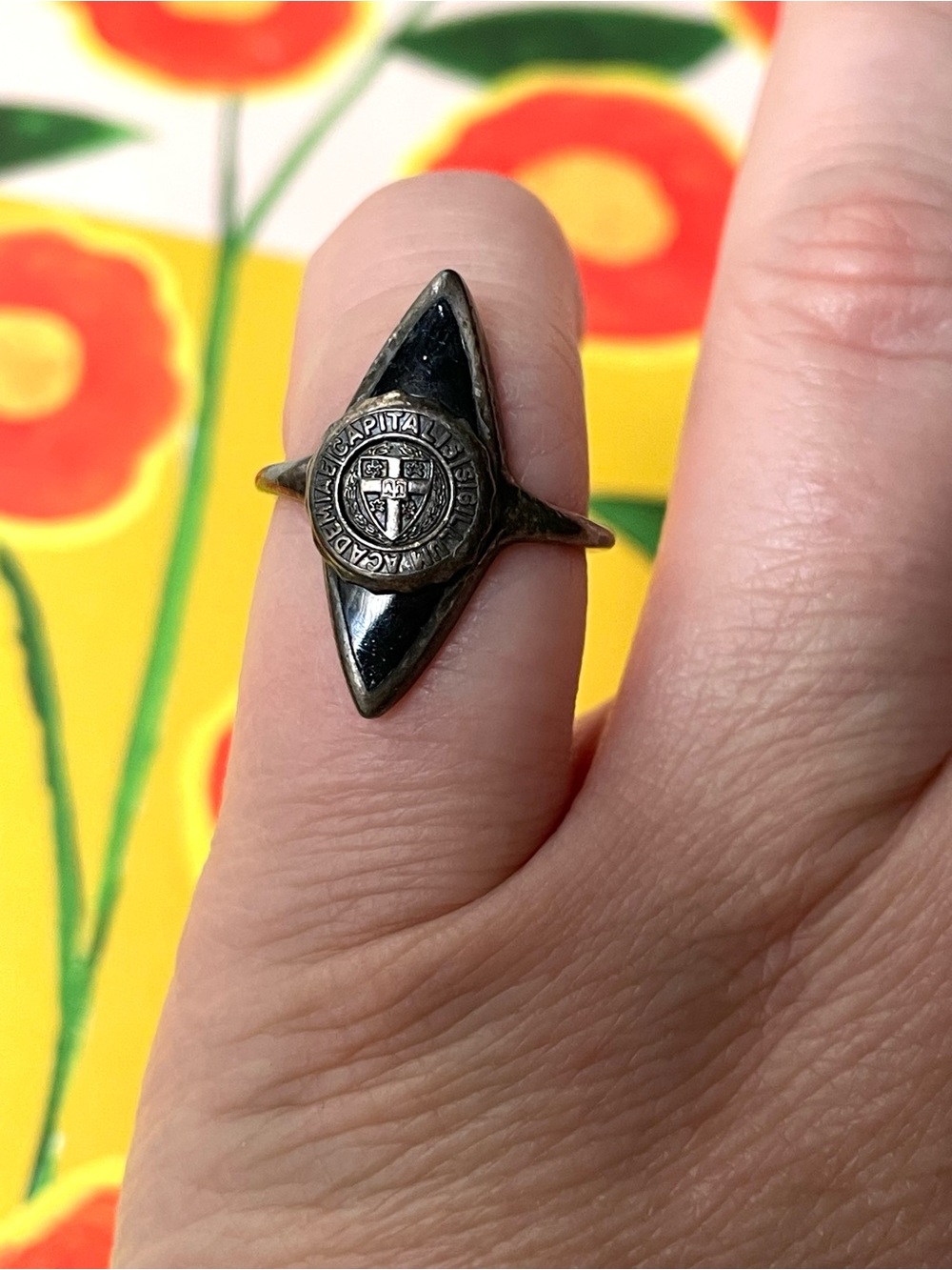 Vintage silver metal & black enamel Capital University crest shield ring sz 4.75